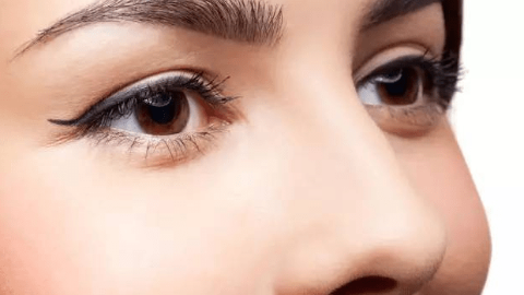 眼皮下垂是什么原因导致的?会怎么样?